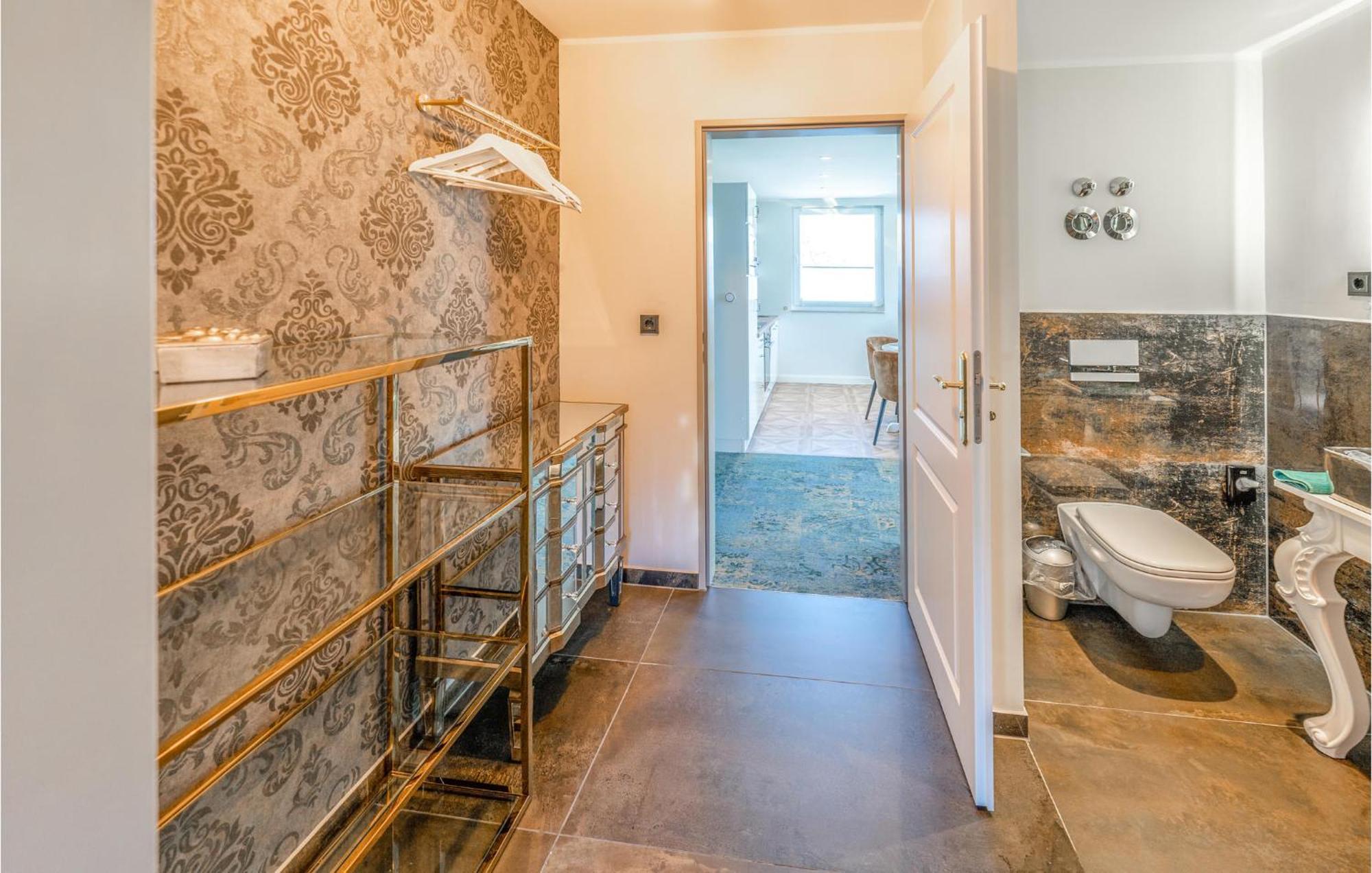 Stunning apartment in Mettmann with WiFi&2 Bedrooms Exterior foto
